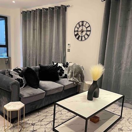 Stylish And Cosy 2 Bedroom Flat In Croydon Luaran gambar