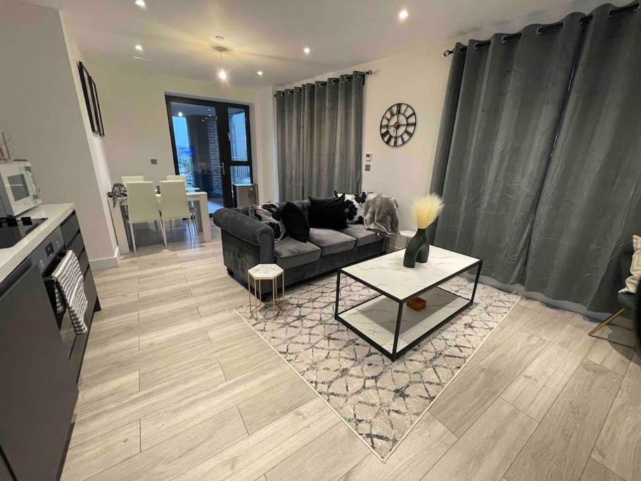 Stylish And Cosy 2 Bedroom Flat In Croydon Luaran gambar